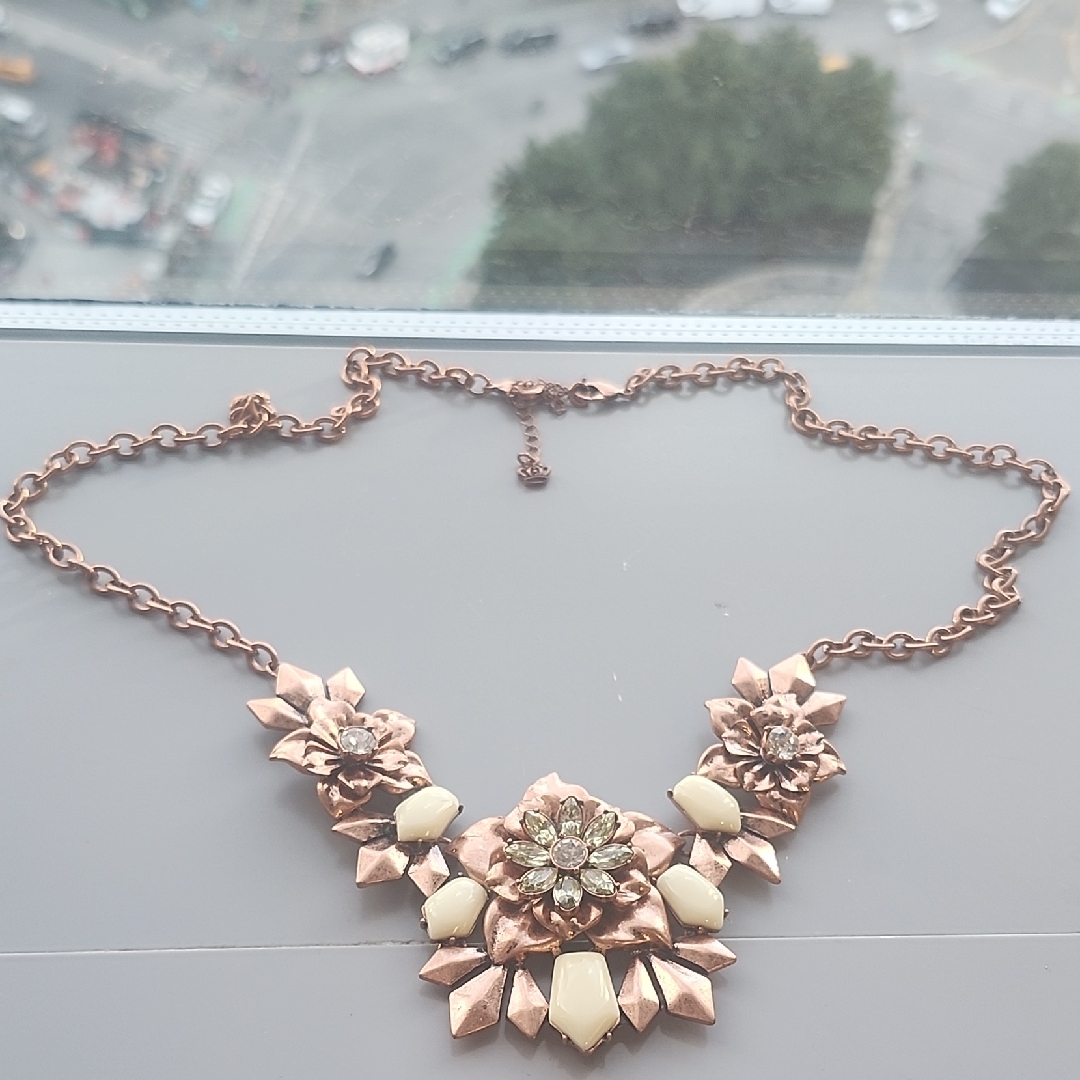 Premier Rose Gold Necklace With Cream Petals